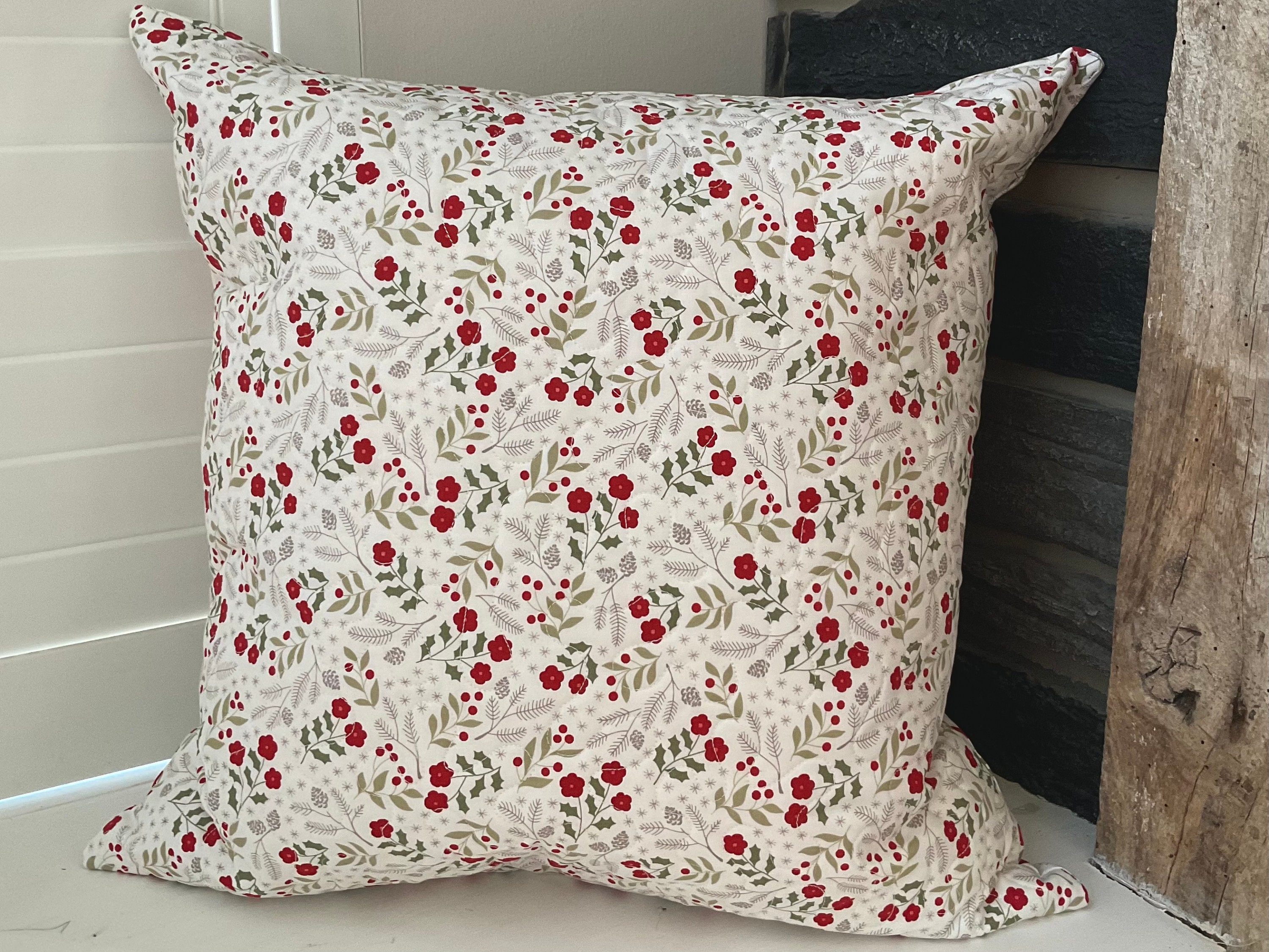Red White Floral Quilted Pillow Case NCU0HNH1045