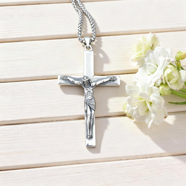 925 Sterling Silver Crucifix Necklace, Jesus Christ Cross Pendant ...