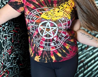 Unisex S–M reverse tie dye t shirt with pentagram and moth – stencil art occult streetwear – handmade with chain detail