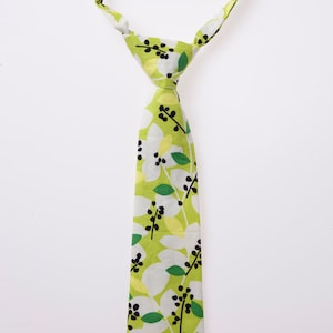 Baby Necktie - Green Leaves