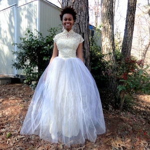 Vintage Wedding Gowns| ANTIQUE WEDDING GOWN|1940s Antique Lace Tulle Wedding Gown|Cream and White wedding Gown|White Tulle Wedding Gown