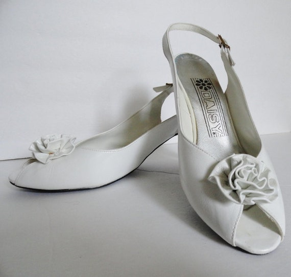 WHITE VINTAGE SHOE|Vintage Peep toe White Shoe|Whi