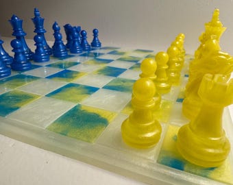 Set di scacchi in resina artistica - Blu reale e giallo