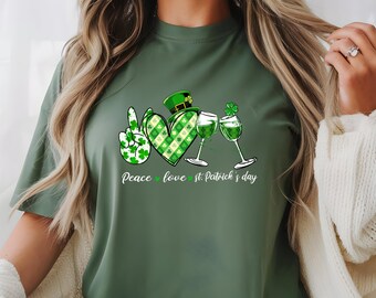 Peace Love St Patrick's Day Cheer Drinking Shamrock T-Shirt,