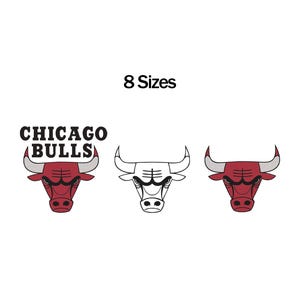 Peut inclure: Trois illustrations graphiques d'une tête de taureau disposées horizontalement. Le logo de gauche inclut le texte CHICAGO BULLS en noir. Le logo central est un contour noir et blanc. Le logo de droite est une tête de taureau rouge, noire et blanche. Texte 8 Sizes.