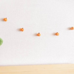 Felt Pumpkin Garland, Halloween Part Decor, Needlefelted Halloween Pumpkin Decorations image 1