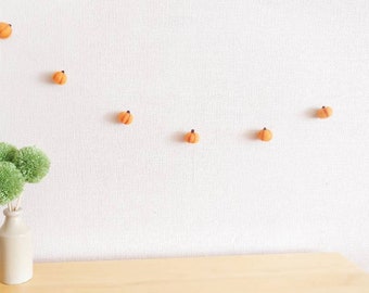 Felt Pumpkin Garland, Halloween Part Decor, Needlefelted Halloween Pumpkin Decorations