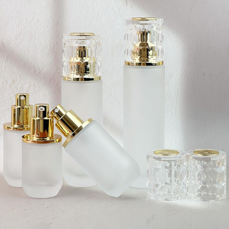 Lyxiga frostade glasflaskor med lotion och spray, återfyllningsbara hudvårdsförpackningar, tom kosmetikaflaska med kristallkork för toner, serum bild 3