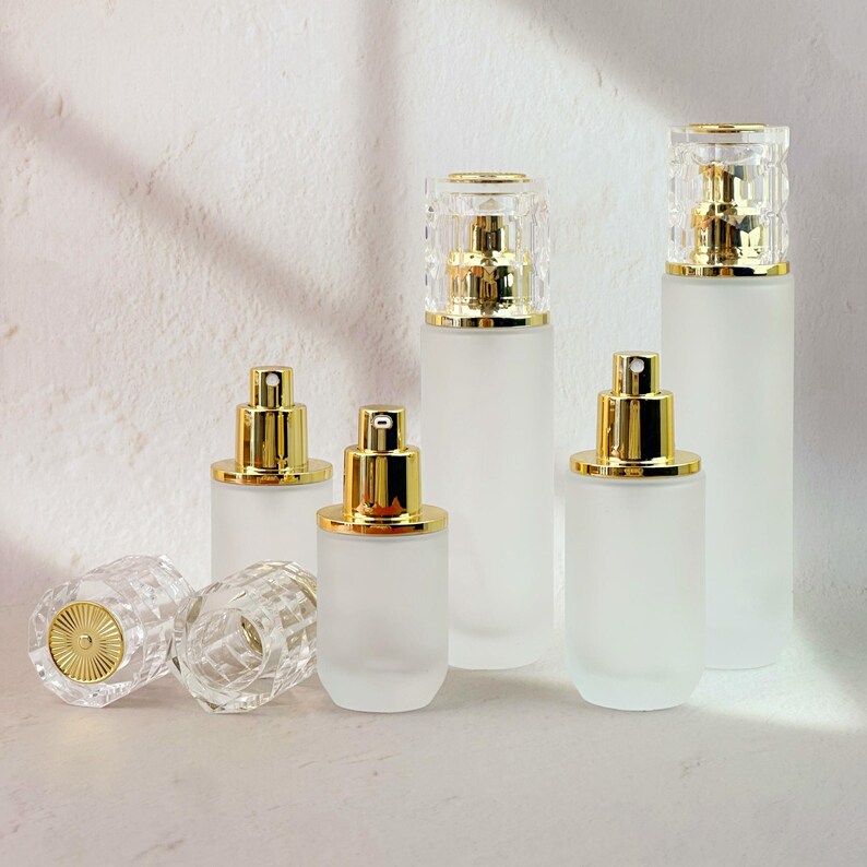Lyxiga frostade glasflaskor med lotion och spray, återfyllningsbara hudvårdsförpackningar, tom kosmetikaflaska med kristallkork för toner, serum bild 5