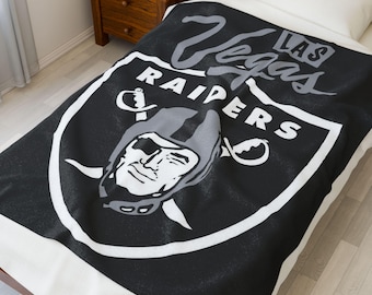 Las Vegas Raiders Plush Blanket - Soft Decorative Throw
