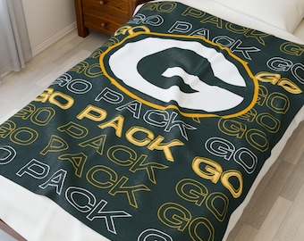 Green Bay Packers Plush Blanket - Soft Decorative Throw