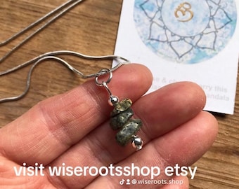 Pingente Preseli Bluestone, Pedra Merlin banhada a prata, Reino Unido