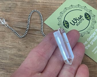 PÊNDULO DE RADISCÂNCIA DE QUARTZO grande ponta de quartzo polido facetada pedras preciosas éticas de comércio justo altar de raízes sábias