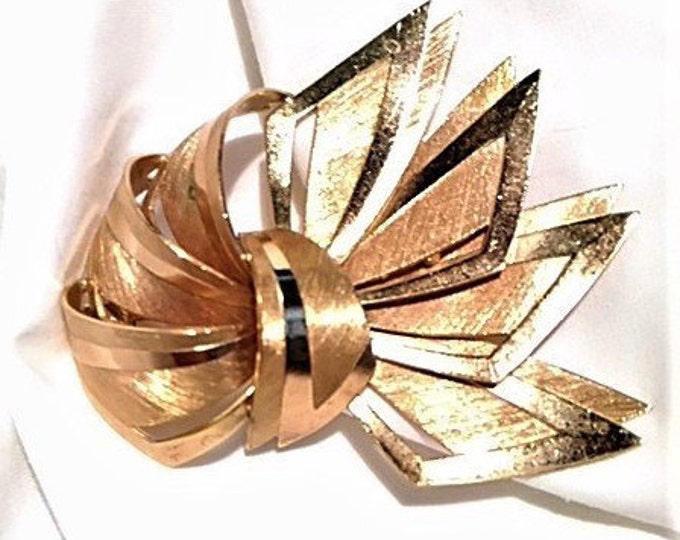 18Kt Gold Brooch Vintage German Knot Brooch Pin Brushed and Satin Finished Stamped 18Kt RG Germany