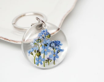 Big circle forget me not flower keychain, charm - real pressed flower, blue, garden in your hand, botanical, nature, unique gifts