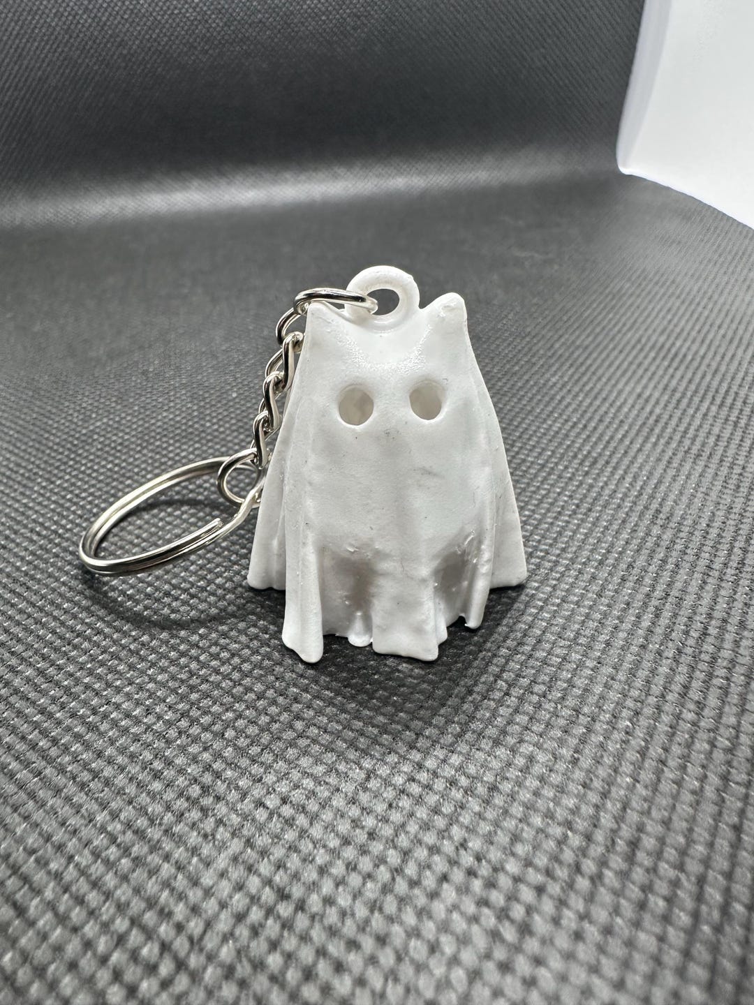 3D Printed and Hand Painted Cat Ghost Keychain With Polyurethane Finish ...