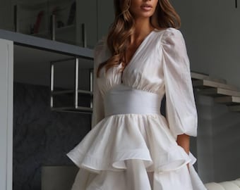 witte korte gelaagde jurk met pofmouwen, romantische vrouwelijke mini-jurk, elegante feestoutfit