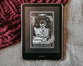 Spookachtig seizoen Kindle-vergrendelscherm | Gothic Skeleton Reader (digitale download)