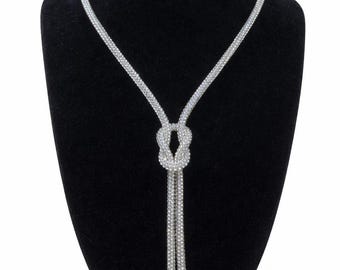 Collar largo trenzado con pedrería hecho a mano