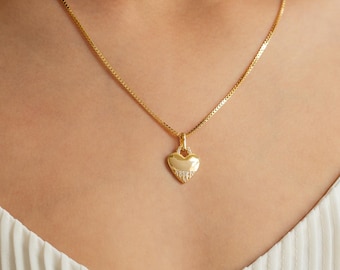 Heart Necklace, Gold Heart Pendant, Dainty Minimalist Necklace