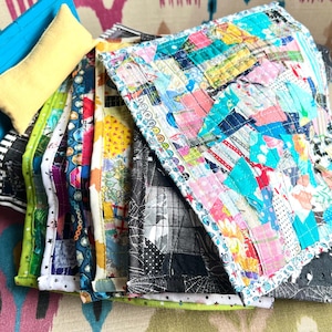 Manta para casa de muñecas - Escala 1:6 - Miniaturas hechas a mano