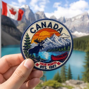 Écusson Canada True North Patch, insigne thermocollant brodé de 7,6 cm (3 pouces) représentant un canoë de montagne et un orignal, souvenir de voyage canadien