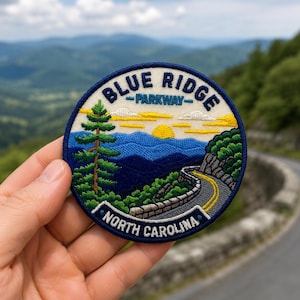 ブルーリッジ・パークウェイ・パッチ – 3インチ アイロン接着式刺繍入り山道旅行記念バッジ