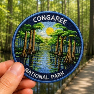 Congaree nationalpark märke, 7,5 cm stryk-på broderat cypressträsk souvenirmärke för hatt, ryggsäck, jacka, väst, vandringsgåva