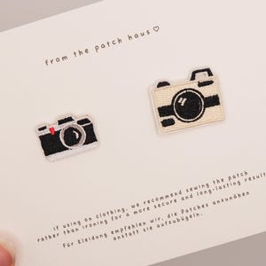 Broderad vintagekameralapp | Strykbar retrokameralapp | Söt filmkameraapplikation | Fotografgåva | Ryggsäckslapp