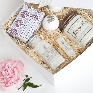 Mothers Day Candle and Soap Gift Basket, Personalized Mom Gift from daughter son baby for Mother in Law mother and son gift ideas box image 3