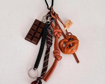 Llavero de pan de pretzel Mufu adorable, dije para bolso de chocolate, colgante de bolso de cuero con comida kawaii
