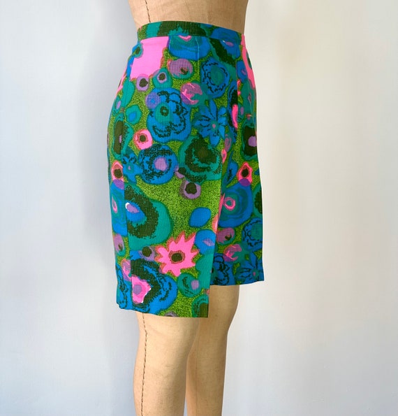 Vintage 1960s Neon Floral Shorts | 28” Waist - image 2