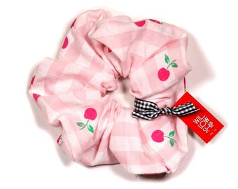 Coletero de tela sin residuos: accesorio para el pelo con estampado de cerezas y cuadros vichy, grande.
