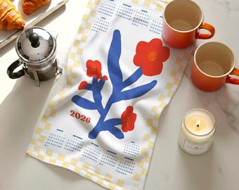 Paño de cocina con calendario de flores rojas 2026 / Paño de cocina de lino floral / Hecho en EE. UU. / Arte mural y recuerdo / Edición limitada