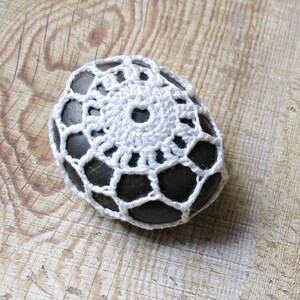 Crochet Lace Stone Paperweight Ornament Wedding Table Rock Cozy Pattern Weight Sewing White Doily Decoration Homewares Decor Gift image 2