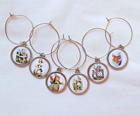 Alice in Wonderland Wine Glass Charms: Illustrated Drink Markers, Set of 6  Gifts for Mum Mom - Etsy