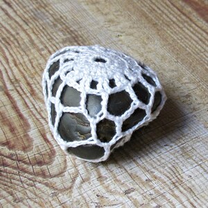 Crochet Lace Stone Paperweight Ornament Wedding Table Rock Cozy Pattern Weight Sewing White Doily Decoration Homewares Decor Gift image 3