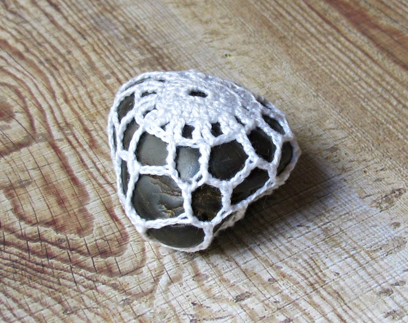 Crochet Lace Stone Paperweight Ornament Wedding Table Rock Cozy Pattern Weight Sewing White Doily Decoration Homewares Decor Gift image 3