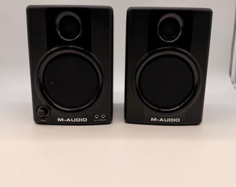 M-Audio AV30 Studiophile Speakers Desktop Audio System