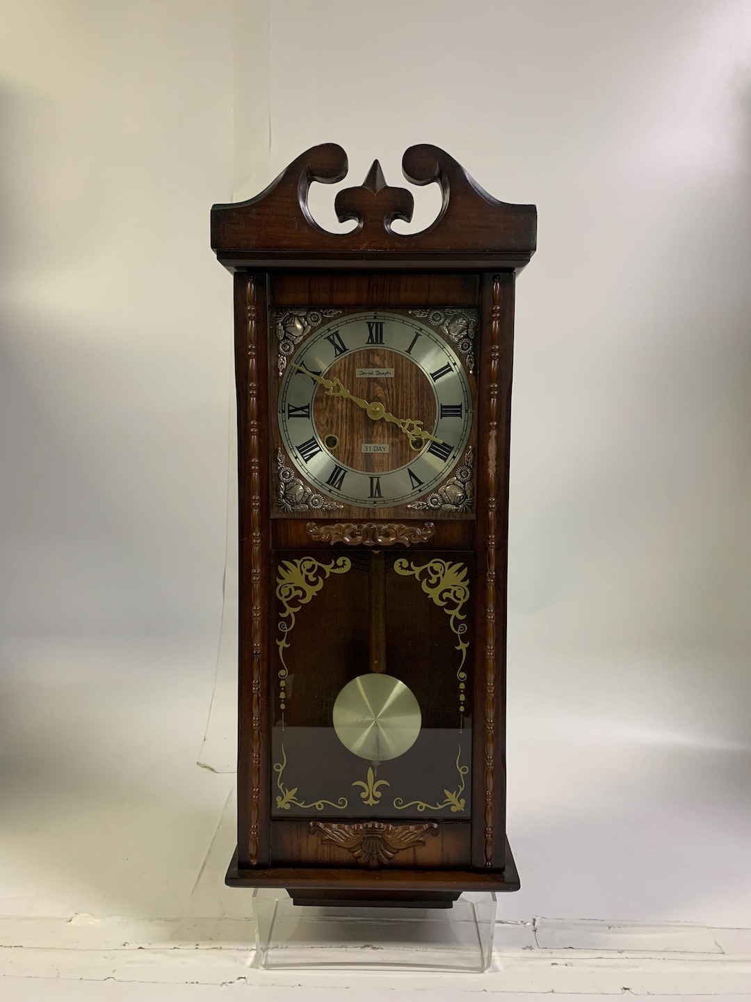 Vintage Daniel Dakota 31 Day Pendulum Wall Clock Wooden Wind up