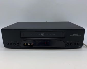 Grabadora de vídeo VHS GE vintage de 4 cabezales, estéreo Hi-Fi.
