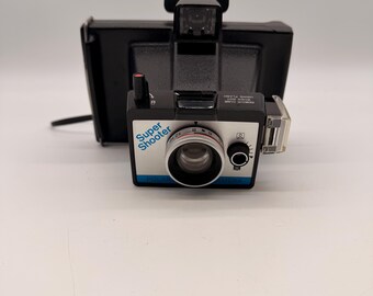 Polaroid EE33 Land Camera Near Mint With Original Box and Manual