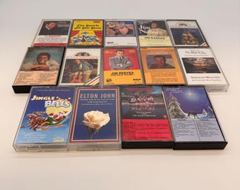 Zestaw 14 kaset magnetofonowych z lat 80. i 90. XX wieku
