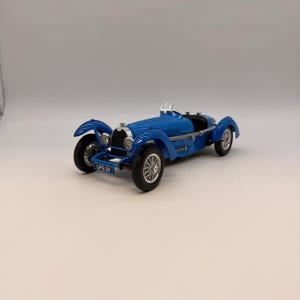 Vintage Style Bugatti Type 59 1934 Diecast Model Car Burago 1:18 Blue Collectible