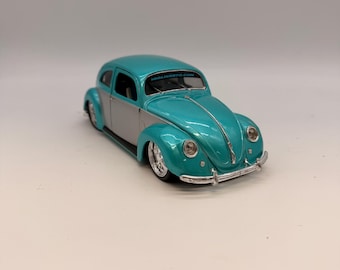 Modellino Maisto Volkswagen Maggiolino 1951 in scala 1:18, modello custom lowrider.