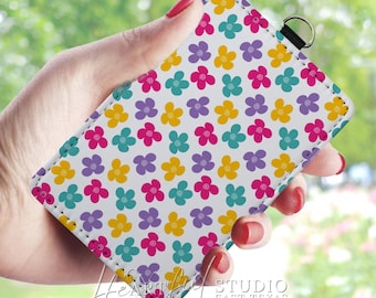 Floral Scattered Flowers Card Wallet: Compact & Vibrant