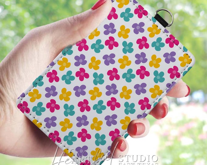 Floral Scattered Flowers Card Wallet: Compact & Vibrant