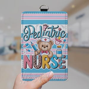 Identyfikator pielęgniarki pediatrycznej: personalizowany identyfikator, brelok i smycz