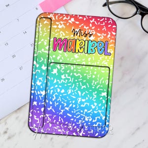 Gepersonaliseerde regenboog stickerhouder: kleurrijke bureauopberger