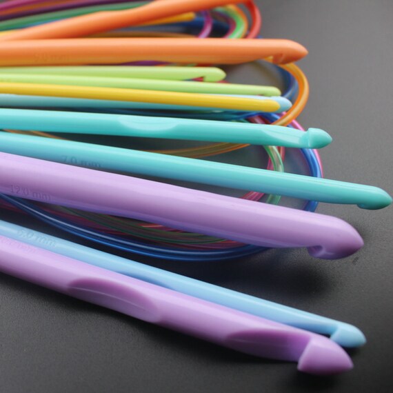 60pcs Plastic Knitting Cable Needles for Knitting Hats, Sweaters, Scarves